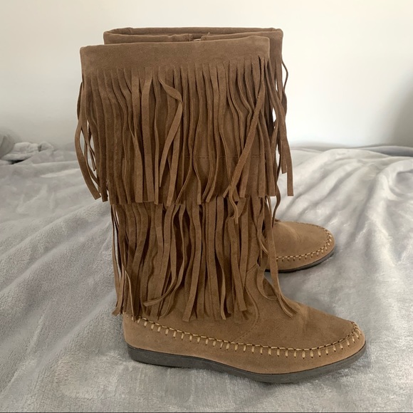 Fringe Moccasin Mid-Calf Boots - Picture 4 of 6